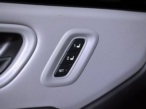 Used 2025 Honda Pilot Touring image 22