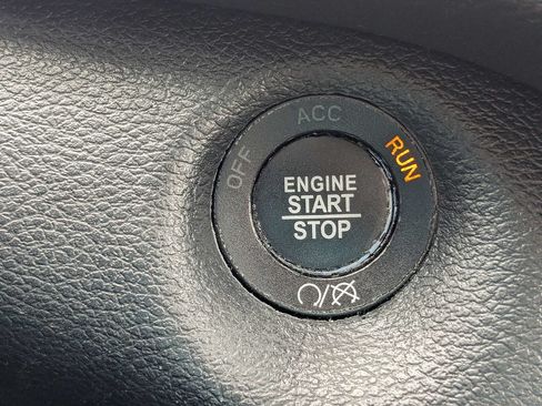 Used 2022 Jeep Cherokee Latitude Lux FWD image 32