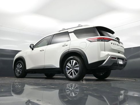 Used 2023 Nissan Pathfinder SL w/ Lighting Package (N92) image 44