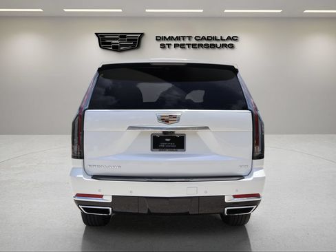 Certified 2025 Cadillac Escalade Premium Luxury AWD/4WD image 4