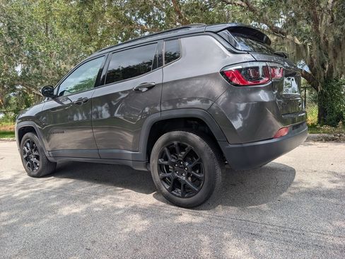 Used 2023 Jeep Compass Latitude AWD/4WD image 6