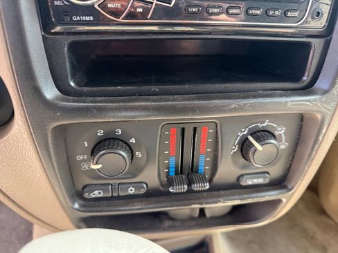 Used 2004 Chevrolet TrailBlazer LS w/ LS Preferred Equipment Group AWD/4WD image 25