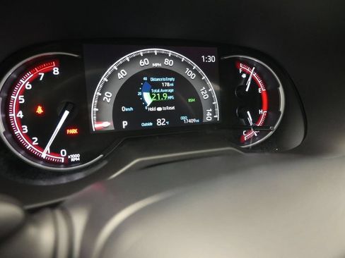 Used 2024 Toyota RAV4 XLE AWD/4WD image 3