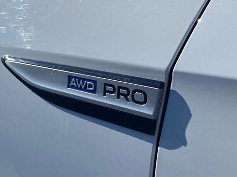 Certified 2022 Volkswagen ID.4 Pro image 5