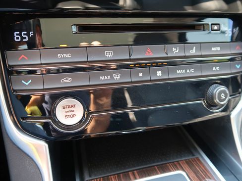 Used 2017 Jaguar XE First Edition image 32