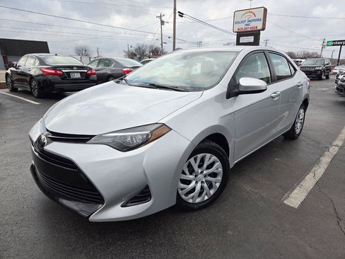 Used 2019 Toyota Corolla LE image 2