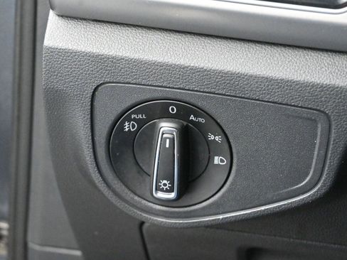 Used 2018 Volkswagen Atlas SEL image 28