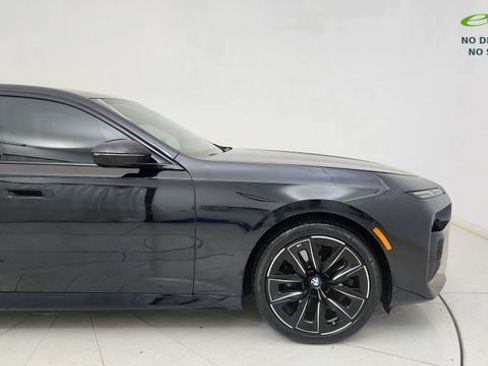 Used 2025 BMW i7 eDrive50 w/ M Sport Package RWD image 7