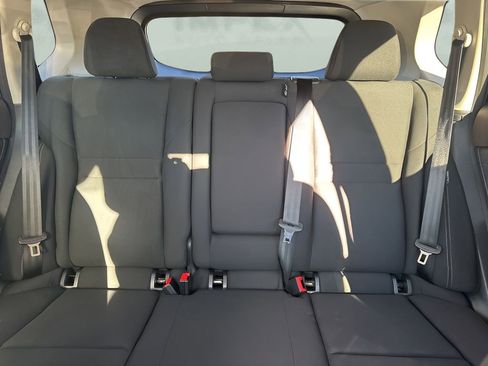 Used 2023 Nissan Rogue S image 10