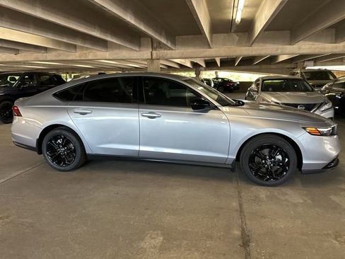 Used 2025 Honda Accord SE image 4