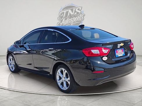 Used 2017 Chevrolet Cruze Premier FWD image 4