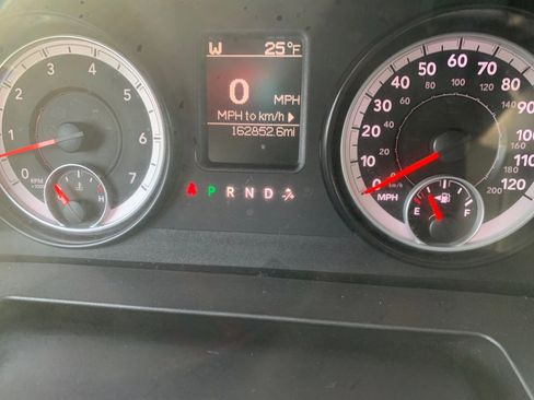 Used 2014 RAM 1500 Classic SLT w/ Remote Start & Security Group image 11