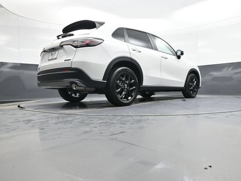 Used 2025 Honda HR-V Sport image 28