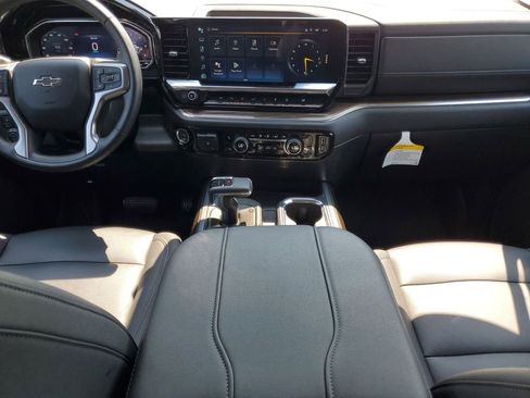 Used 2024 Chevrolet Silverado 1500 LT Trail Boss w/ LT Trail Boss Premium Package image 17