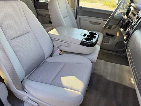 Used 2013 Chevrolet Silverado 3500 LT w/ Convenience Package image 40