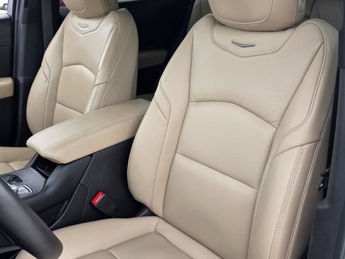 Certified 2025 Cadillac XT4 Premium Luxury w/ Cold Weather Package FWD image 19