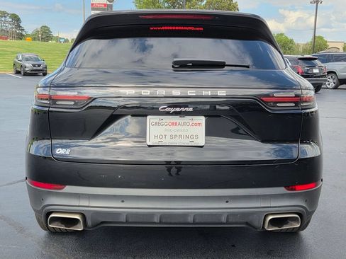 Used 2022 Porsche Cayenne AWD/4WD image 6