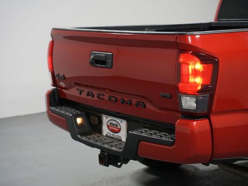 Used 2021 Toyota Tacoma SR image 9