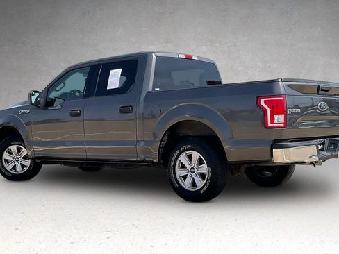 Used 2017 Ford F150 XLT RWD image 4