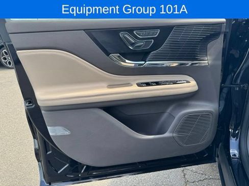 Certified 2022 Lincoln Corsair AWD w/ Premium Package image 12