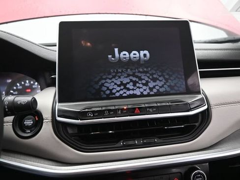 Used 2025 Jeep Compass Limited AWD/4WD image 34