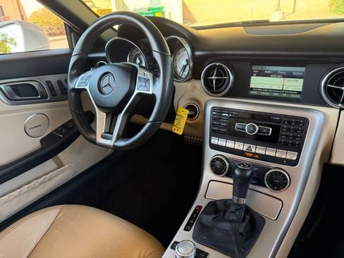 Used 2014 Mercedes-Benz SLK 250 w/ Premium Package image 30