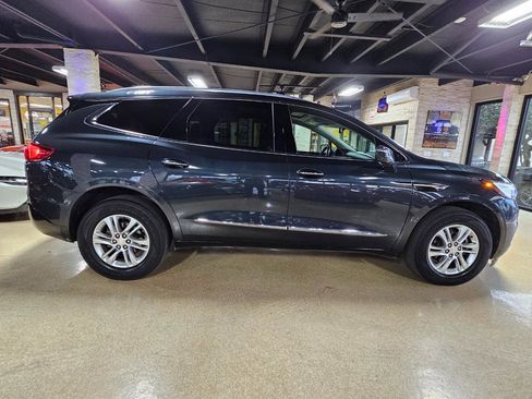 Used 2020 Buick Enclave Essence image 8