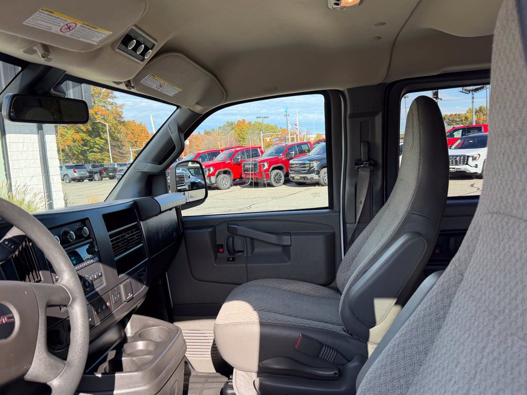 Used 2025 GMC Savana 3500 LT w/ LT Preferred Equipment Group RWD image 17