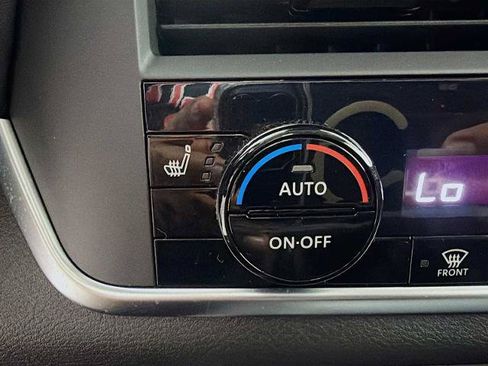 Certified 2025 Nissan Rogue SV AWD/4WD image 17