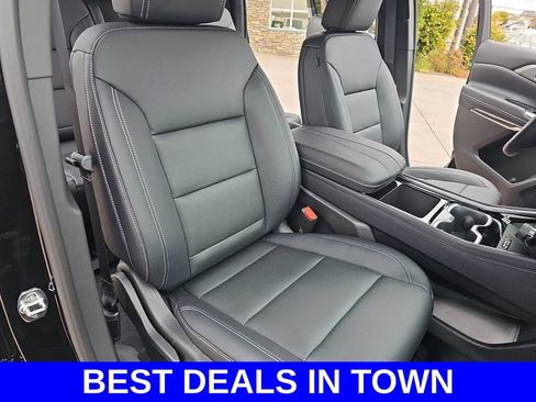 New 2026 Chevrolet Traverse LT w/ Midnight/Sport Edition FWD image 10