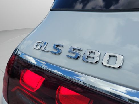 New 2026 Mercedes-Benz GLS 580 4MATIC image 32