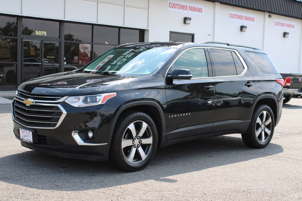 Used 2019 Chevrolet Traverse LT w/ LT Premium Package AWD/4WD image 4