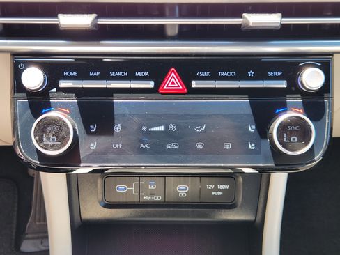 Certified 2025 Hyundai Tucson Limited AWD/4WD image 22