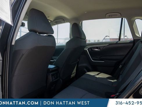 Used 2024 Toyota RAV4 XLE FWD image 20