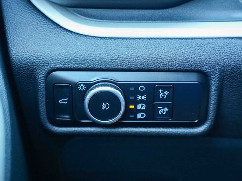 Used 2024 Ford Explorer XLT w/ Equipment Group 202A AWD/4WD image 31
