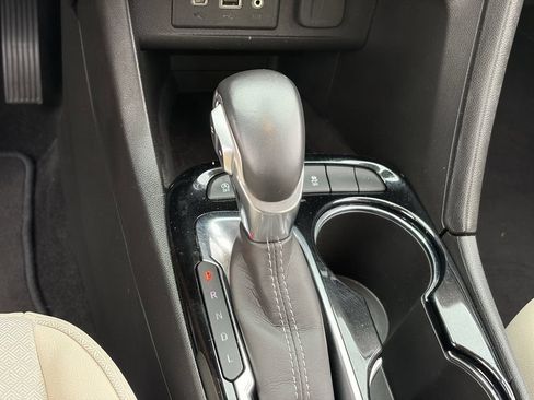 Used 2020 Buick Encore GX Preferred w/ Cold Weather Comfort Package FWD image 31