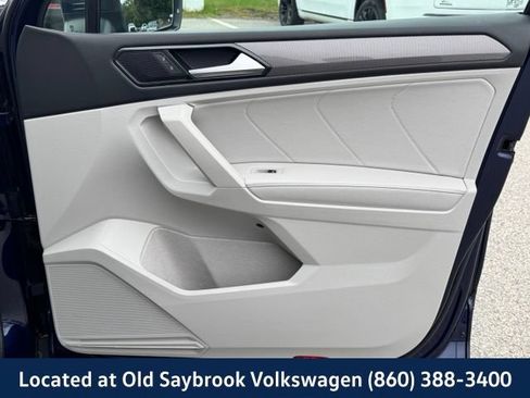 Used 2022 Volkswagen Tiguan SE w/ Panoramic Sunroof Package AWD/4WD image 31