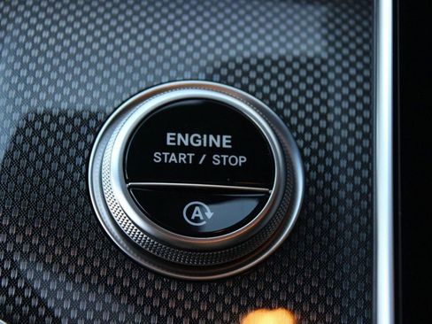 Used 2026 Mercedes-Benz GLC 300 image 25