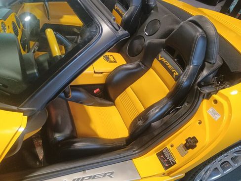 Used 2005 Dodge Viper SRT-10 image 22