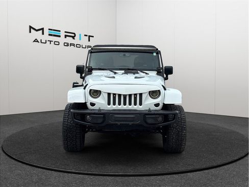 Used 2016 Jeep Wrangler Unlimited Rubicon AWD/4WD image 3