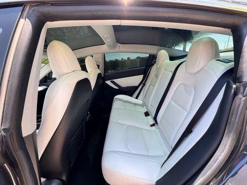 Used 2019 Tesla Model 3 Standard Range Plus RWD image 10
