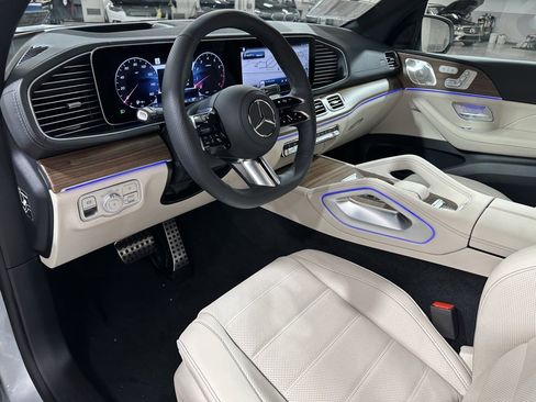 New 2026 Mercedes-Benz GLS 450 4MATIC image 5