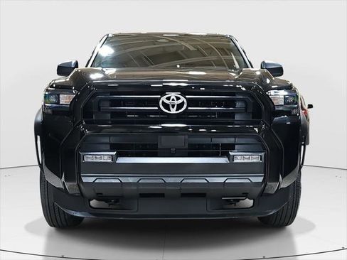 Certified 2025 Toyota 4Runner SR5 image 2