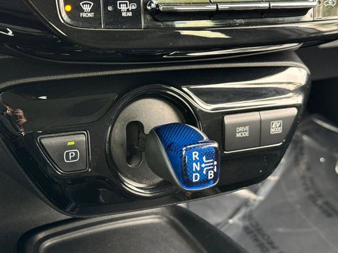 Used 2022 Toyota Prius LE image 15