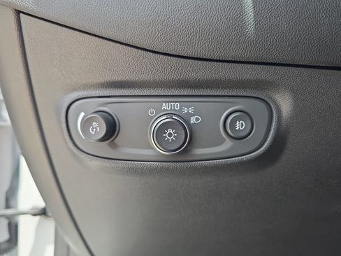 Used 2022 Chevrolet Equinox Premier FWD image 22