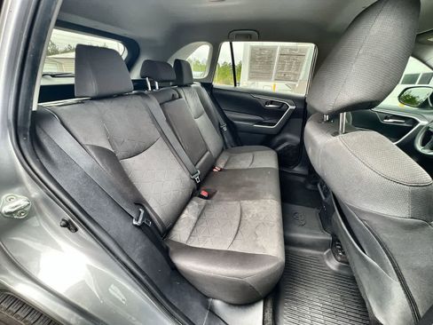 Used 2020 Toyota RAV4 XLE image 25