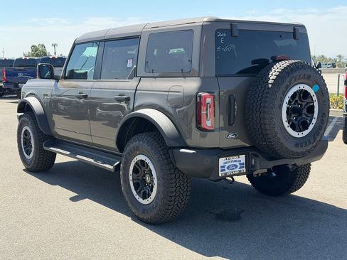 New 2026 Ford Bronco Outer Banks w/ Sasquatch Package AWD/4WD image 4