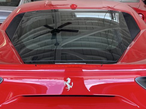 Used 2018 Ferrari 488 GTB RWD image 22
