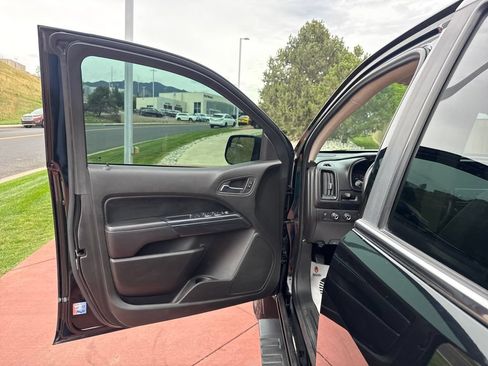 Used 2015 GMC Canyon SLE w/ All-Terrain Package AWD/4WD image 10