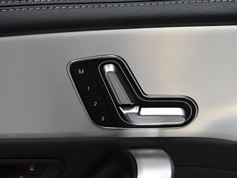 Used 2025 Mercedes-Benz CLA 250 image 18